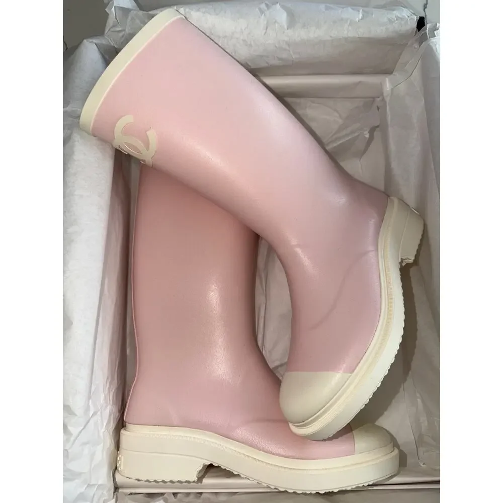 Chanel 26C Rose Pink White Caoutchouc CC Logo High Pull On Rubber Rain Boots 38 - Picture 3 of 16